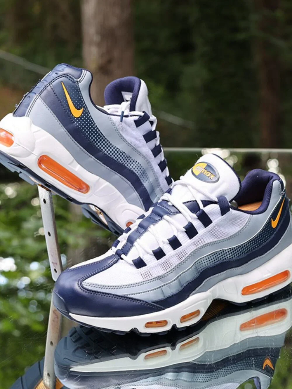 Nike Air Max 95 Midnight Navy Laser Orange